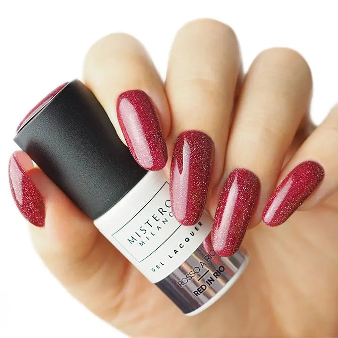 Rode glitter gellak voorbeeld op nagels