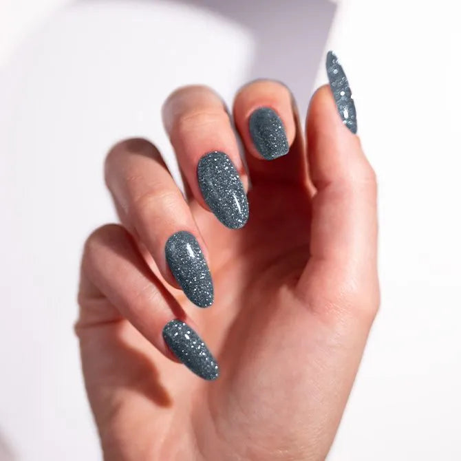 Blauwe glitter gellak voorbeeld op nagels - You slay girl!