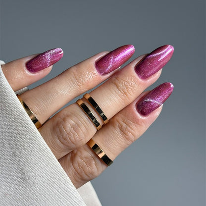 LOVE IS LOVE - Cat eye
