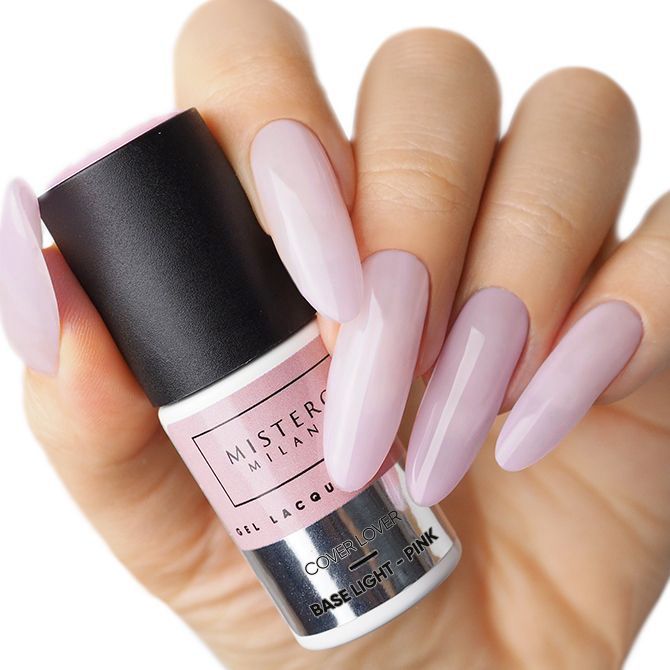 Cover lover base - Light pink - Voorbeeld op nagels