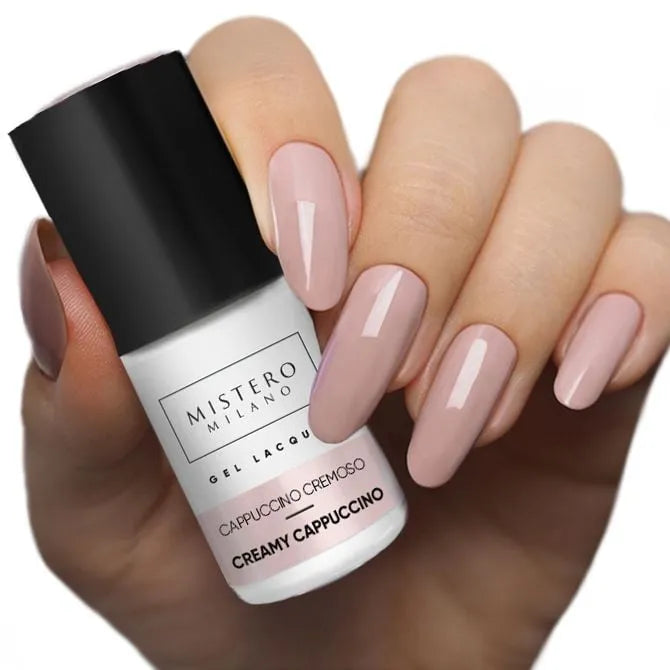 Nudekleurige gellak - Creamy cappuccino - Voorbeeld op nagels