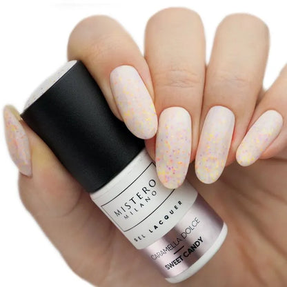 Beige gellak - Sweet candy - Voorbeeld op nagels