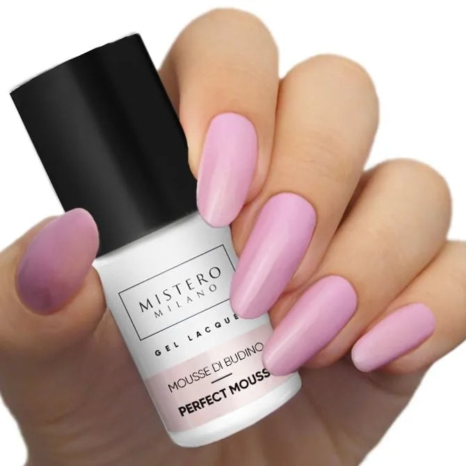 Roze gellak - perfect mousse - Voorbeeld op nagels - Mistero Milano