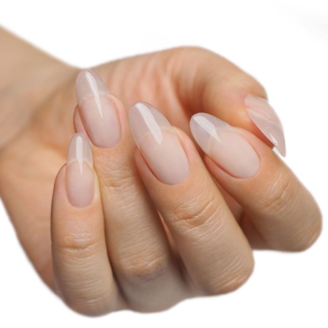 Voorbeeld van nagels uitgevoerd met de tixologic builder gel clear peach