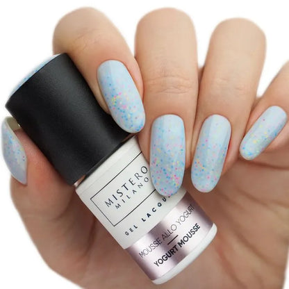 Pastelblauwe gellak - Yogurt mousse - Voorbeeld op nagels