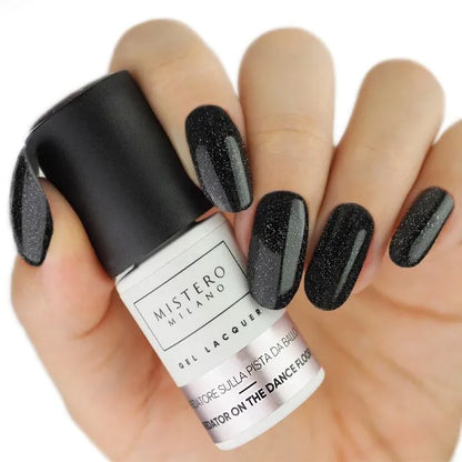 Predator on the dance floor - Voorbeeld op nagels