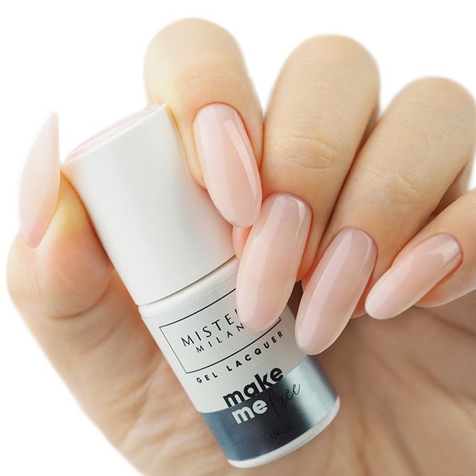 Undress me base coat cover beige - Hema vrij - Voorbeeld van het kleur op nagels