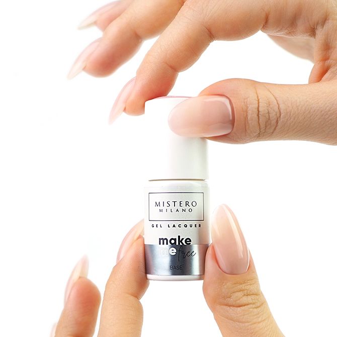 Undress me base coat cover beige - Hema vrije base coat - Voorbeeld van de gellak geplaatst op nagels