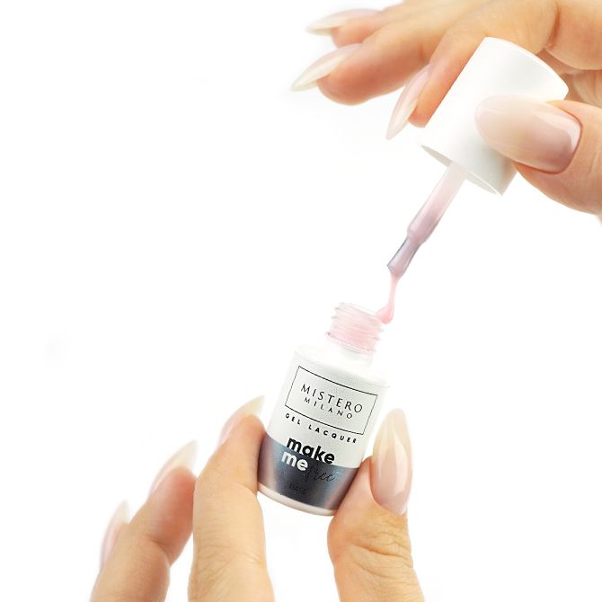 Undress me base coat light pink - Hema vrij - Voorbeeld van de lak