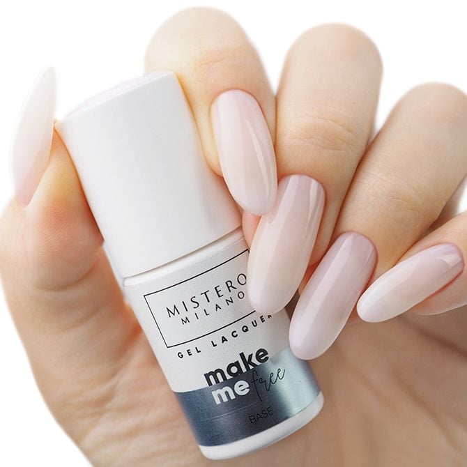 Undress me base coat milky - Hema vrij - Voorbeeld van het kleur op nagels