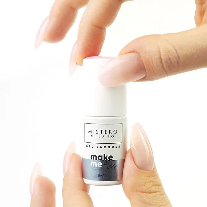 Undress me base coat pink shine - Hema vrije base coat - Voorbeeld van de gellak geplaatst op nagels