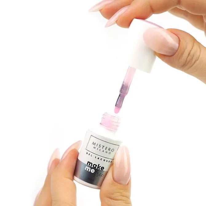 Undress me base coat pink shine - Hema vrij - Voorbeeld van de lak